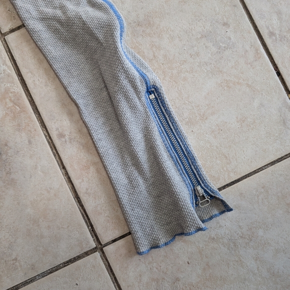 Free People Zip it Gray Long Sleeve Thermal Top Size Lag - Picture 3 of 6